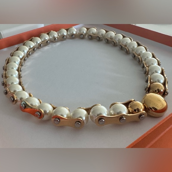 Louis Vuitton Speedy Pearls One Rack Necklace. - Picture 2 of 7